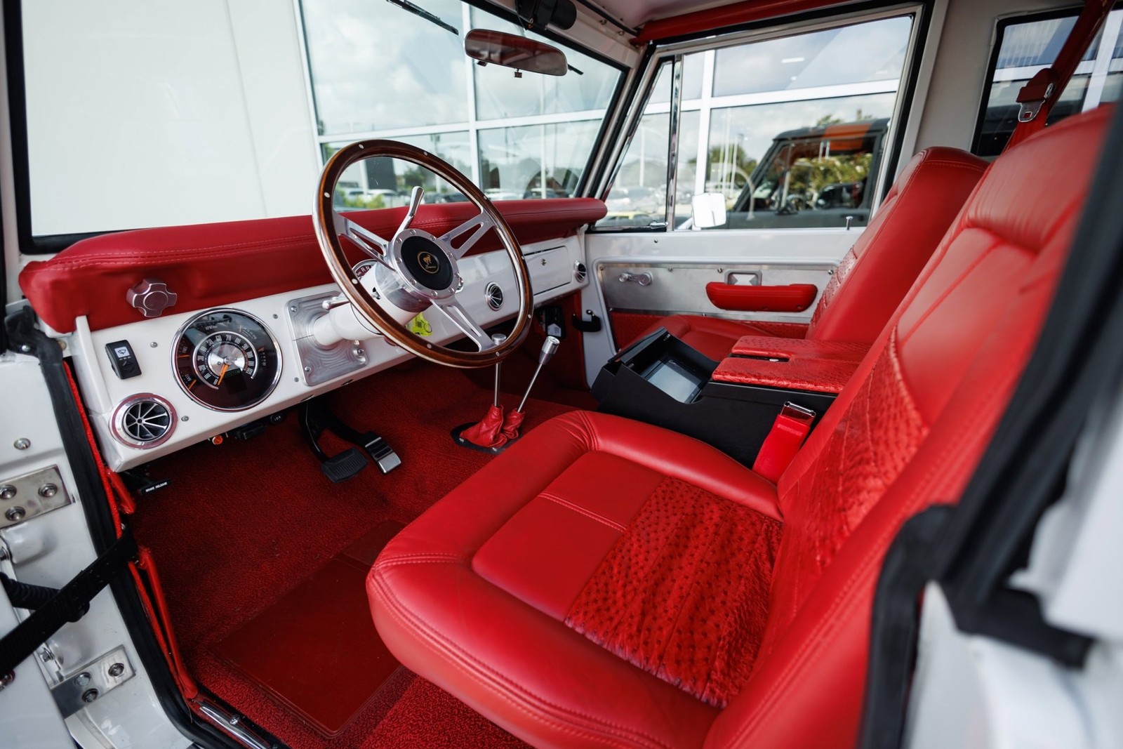 Ford-Bronco-1970-SUV-34