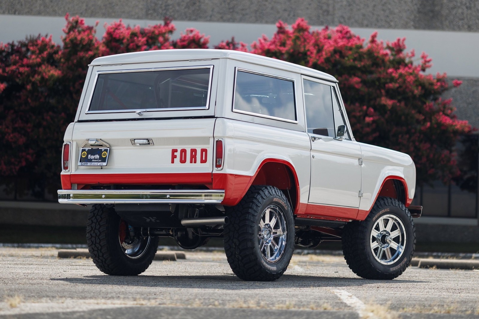 Ford-Bronco-1970-SUV-8