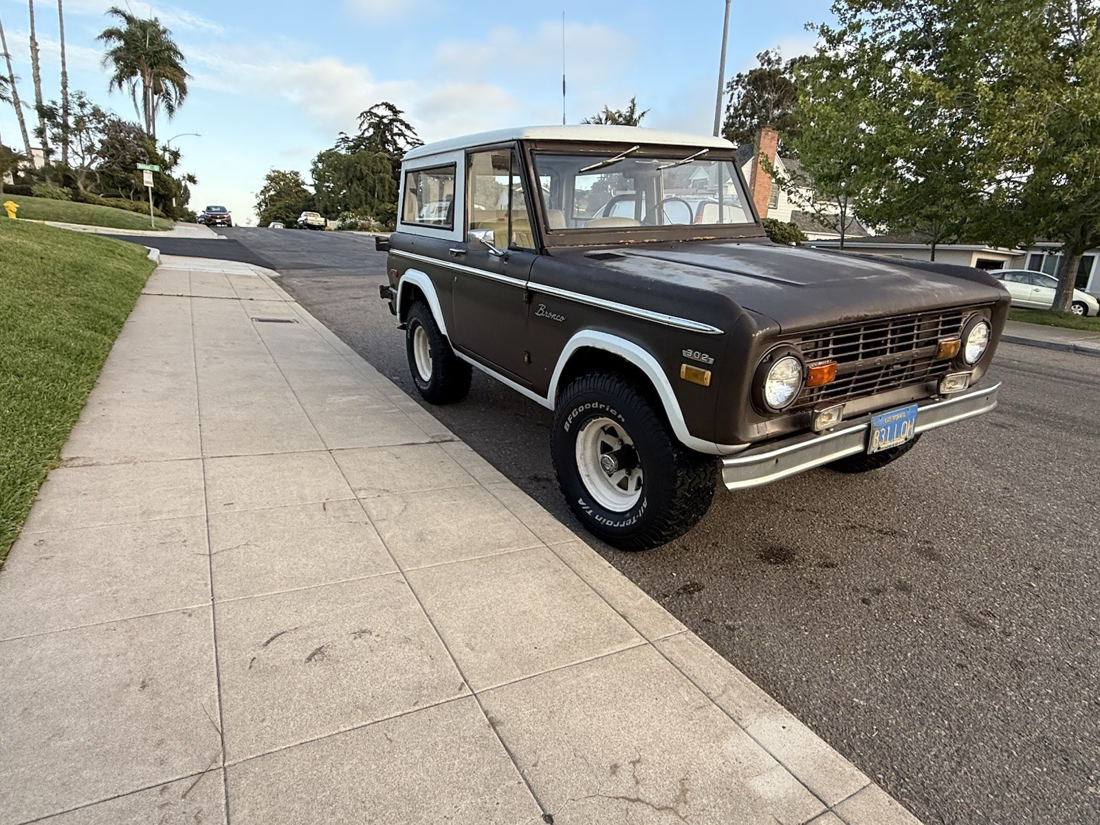 Ford-Bronco-1971-SUV-1
