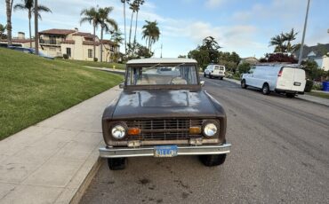 Ford-Bronco-1971-SUV-2