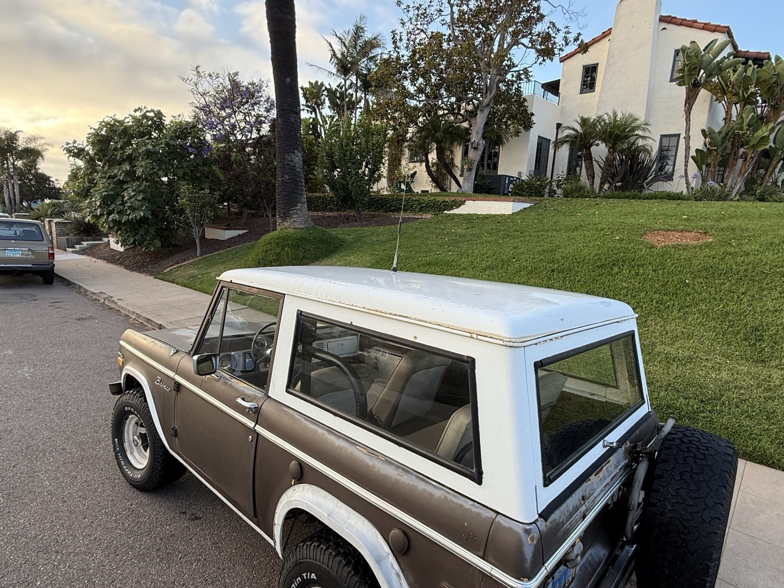 Ford-Bronco-1971-SUV-7