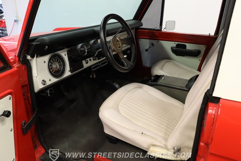 Ford-Bronco-1972-Red-White-12