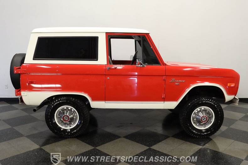 Ford-Bronco-1972-Red-White-19