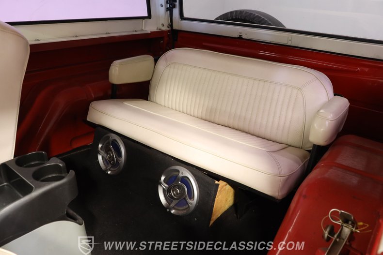 Ford-Bronco-1972-Red-White-2