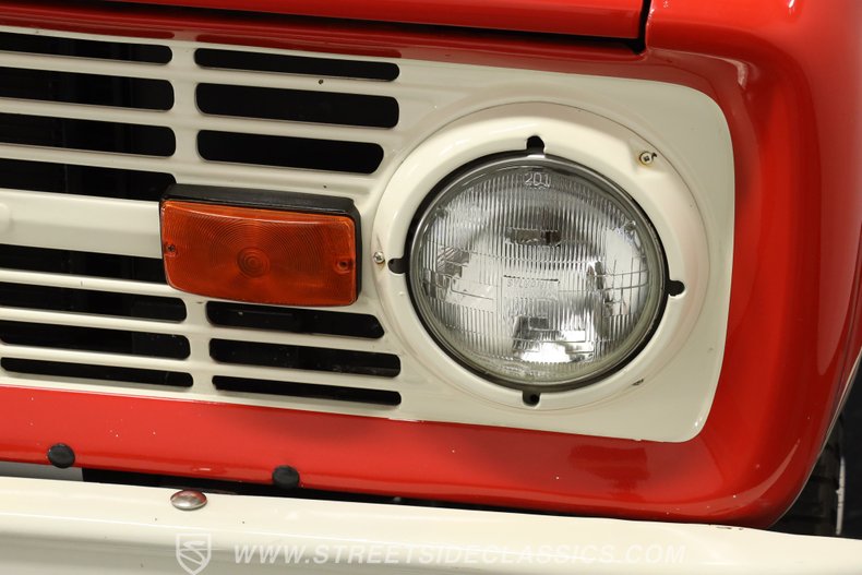 Ford-Bronco-1972-Red-White-24