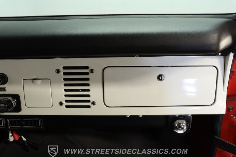 Ford-Bronco-1972-Red-White-3