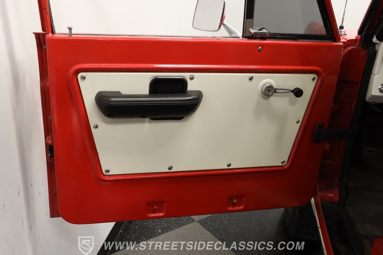 Ford-Bronco-1972-Red-White-38