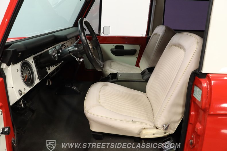 Ford-Bronco-1972-Red-White-39