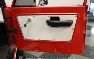 Ford-Bronco-1972-Red-White-4