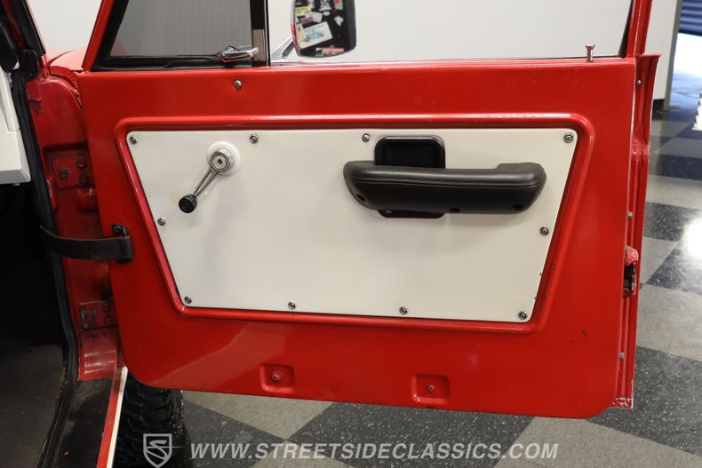 Ford-Bronco-1972-Red-White-4