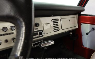 Ford-Bronco-1972-Red-White-44