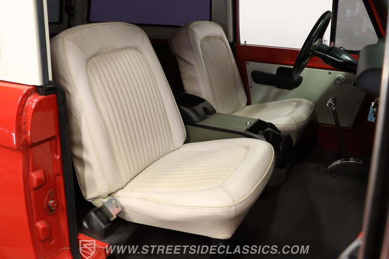 Ford-Bronco-1972-Red-White-47