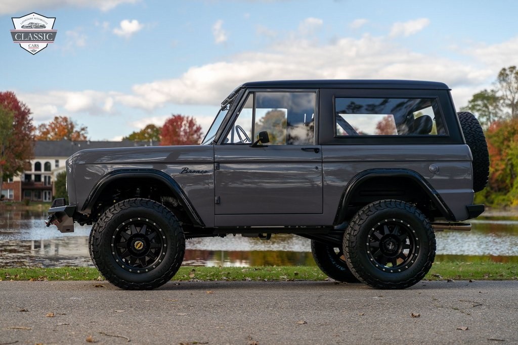 Ford-Bronco-1972-Suv-1