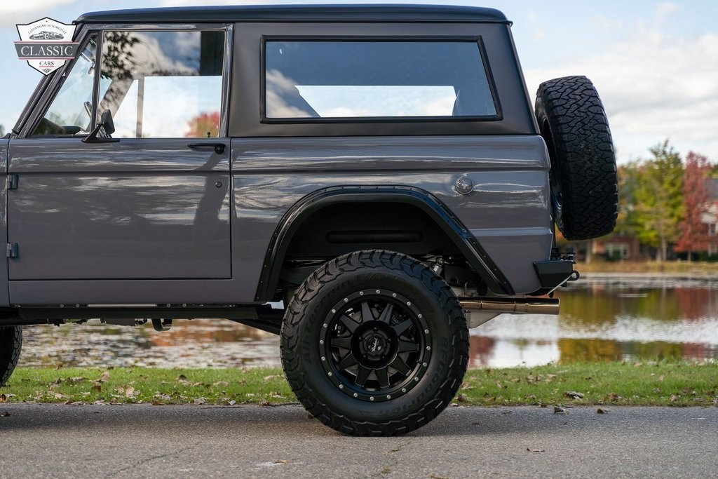 Ford-Bronco-1972-Suv-13