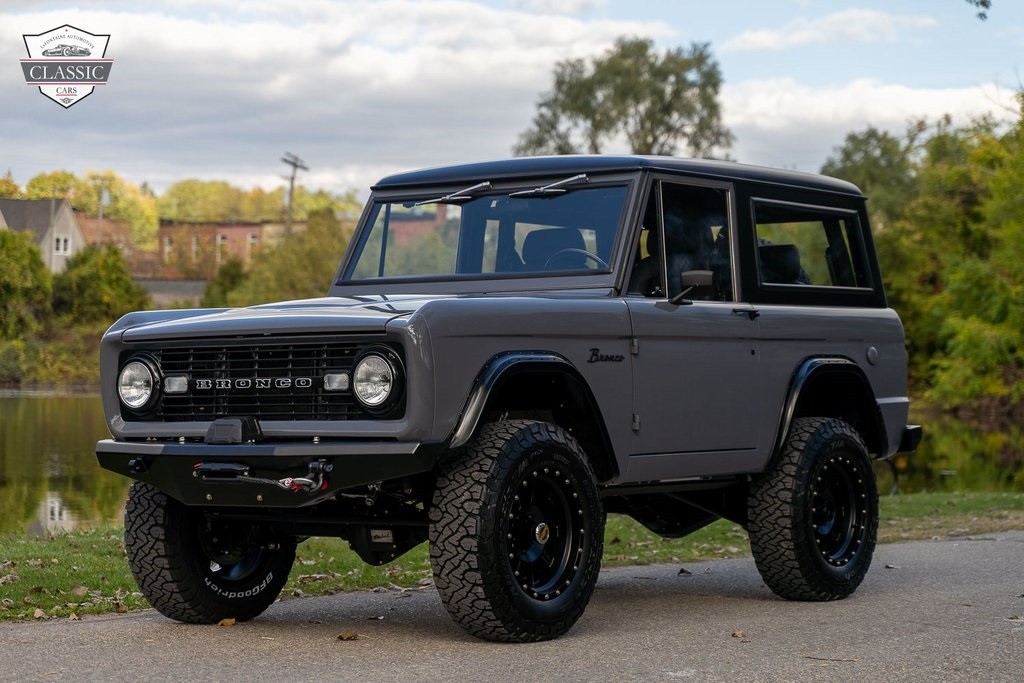 Ford-Bronco-1972-Suv-9