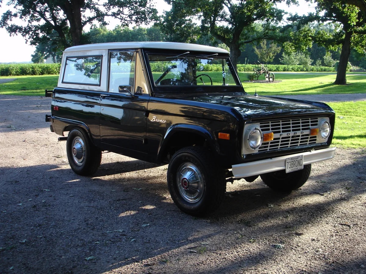 Ford-Bronco-1973-Black-Black-2
