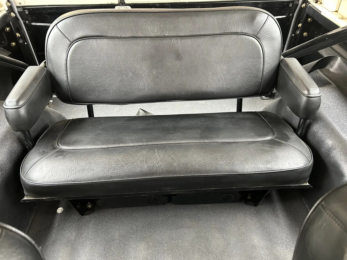 Ford-Bronco-1973-Black-Black-3