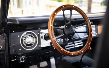 Ford-Bronco-1973-Porsche-Gray-Black-Grey-12