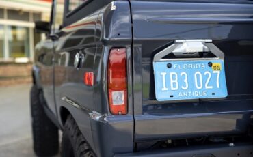 Ford-Bronco-1973-Porsche-Gray-Black-Grey-9