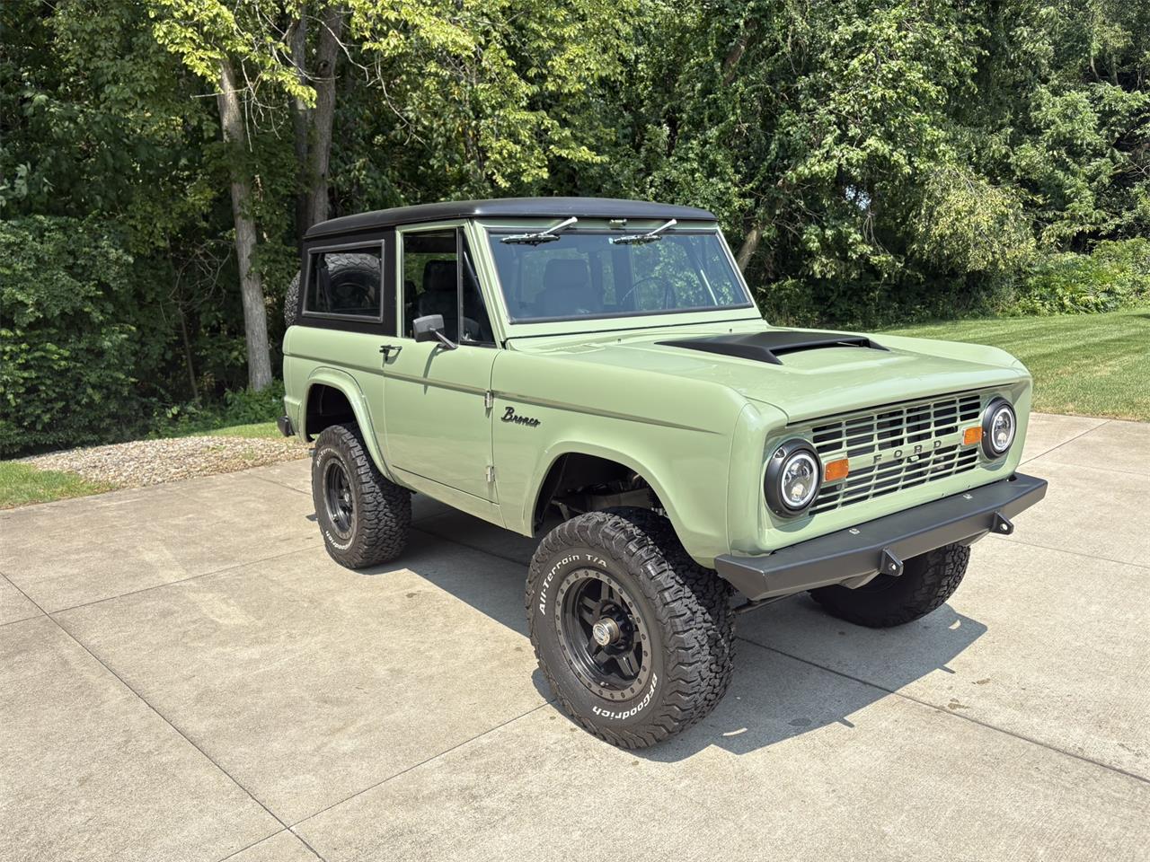 Ford-Bronco-1974-Boxwood-green-Black-10
