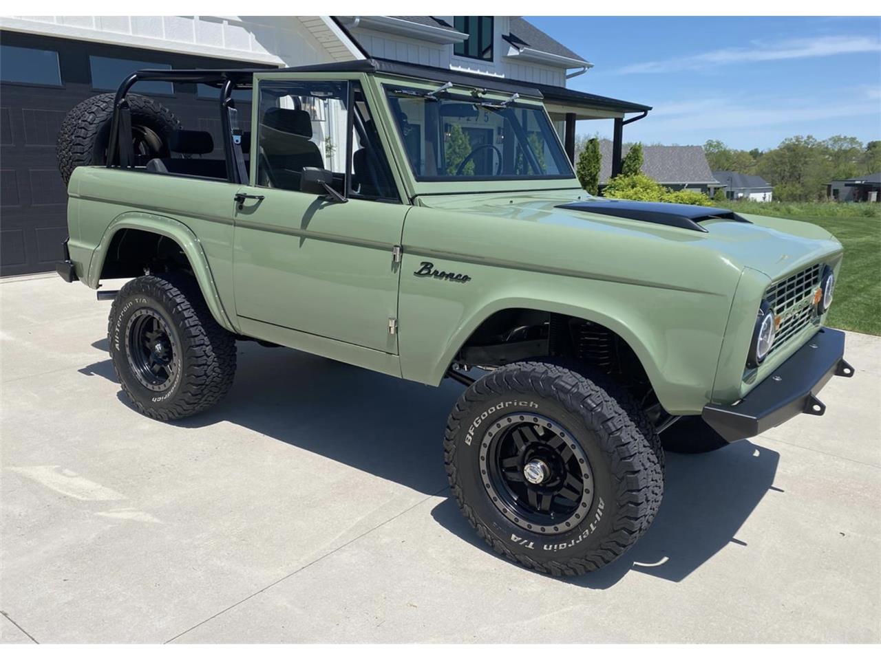 Ford-Bronco-1974-Boxwood-green-Black-11