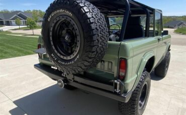 Ford-Bronco-1974-Boxwood-green-Black-14