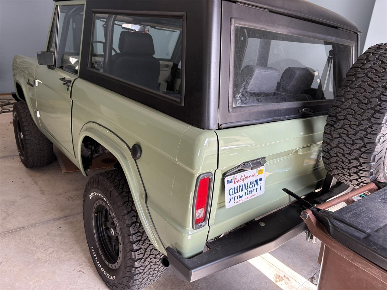 Ford-Bronco-1974-Boxwood-green-Black-17
