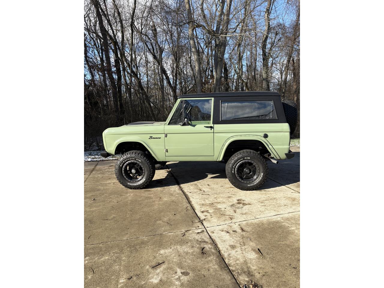 Ford-Bronco-1974-Boxwood-green-Black-21