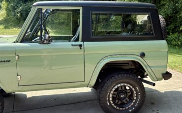 Ford-Bronco-1974-Boxwood-green-Black-22