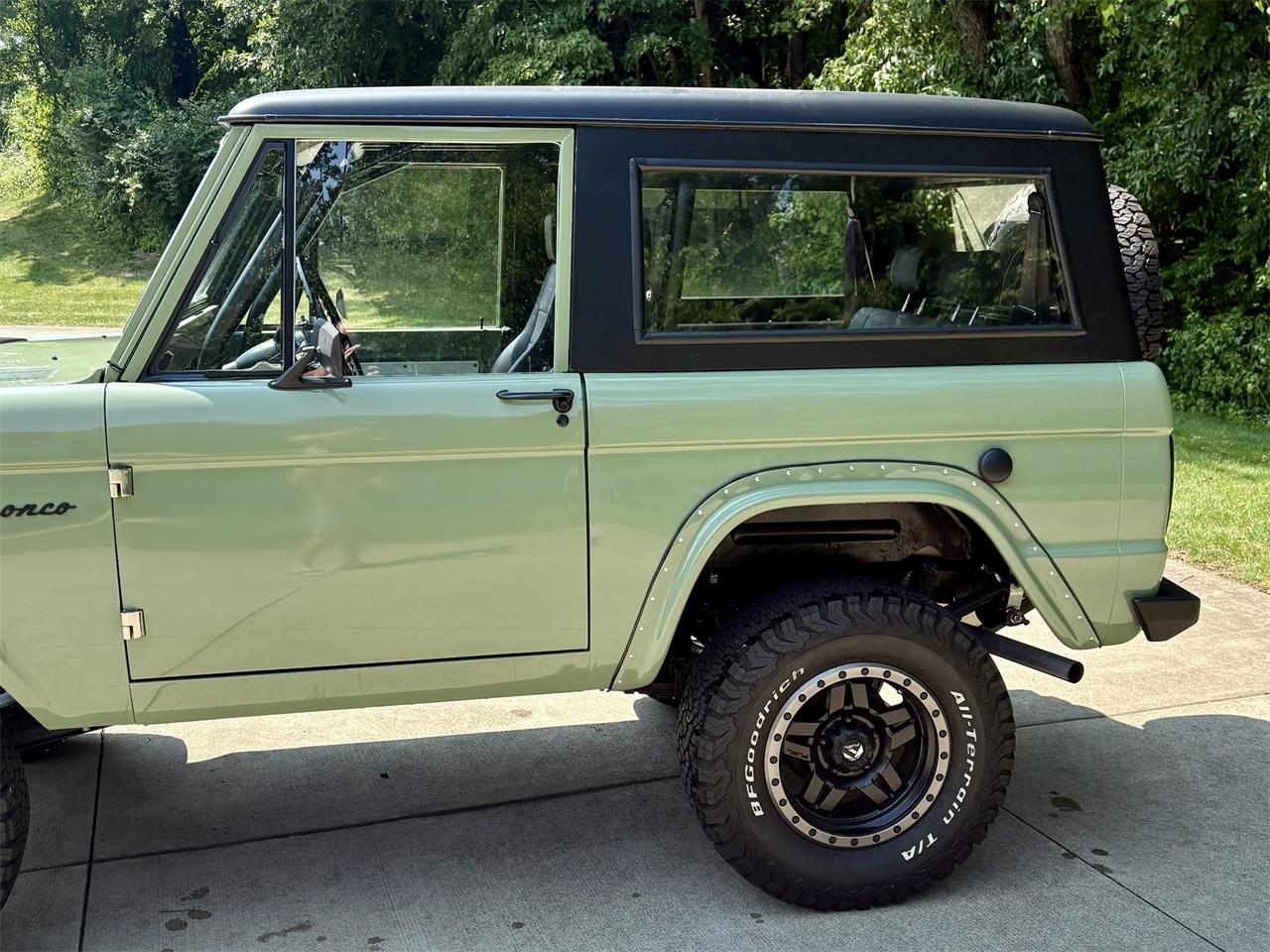 Ford-Bronco-1974-Boxwood-green-Black-22