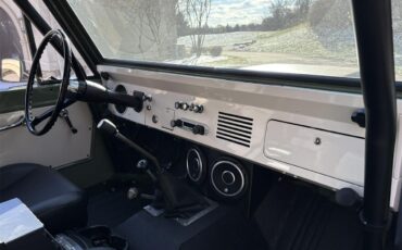 Ford-Bronco-1974-Boxwood-green-Black-26