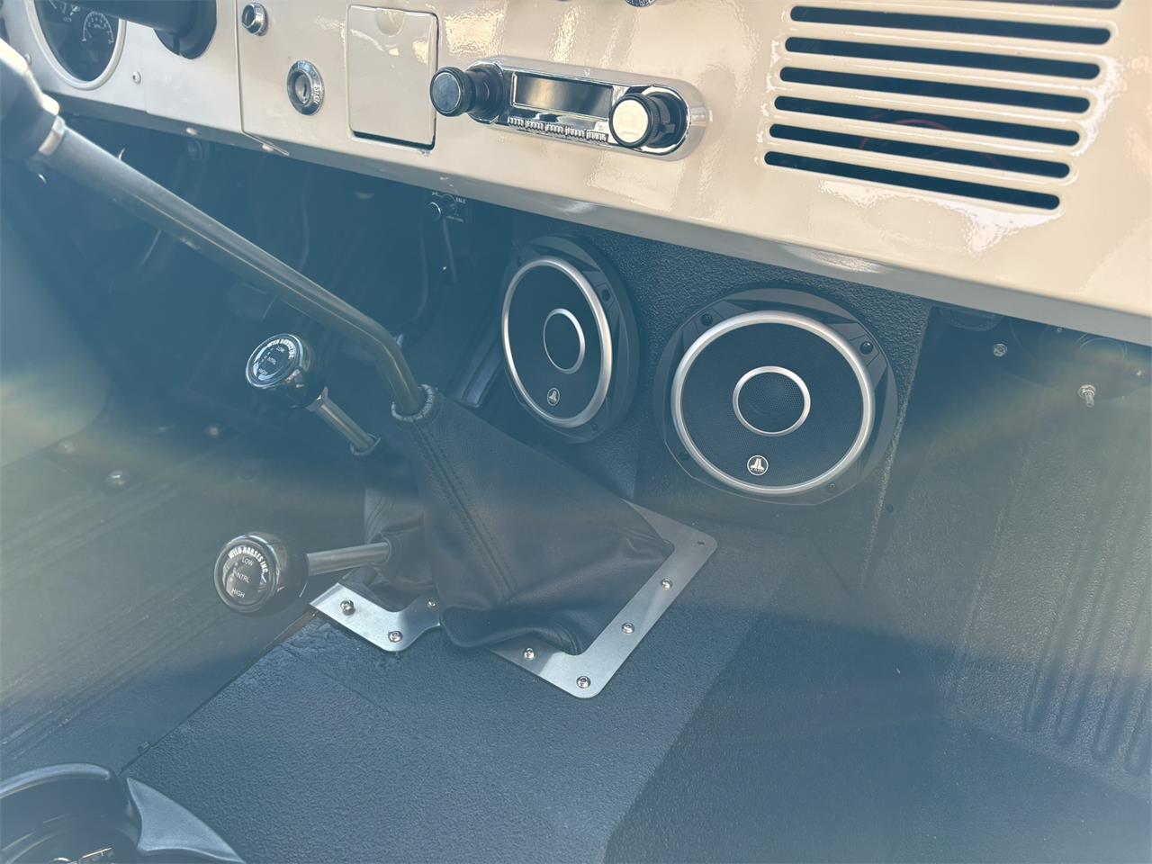 Ford-Bronco-1974-Boxwood-green-Black-28