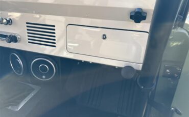 Ford-Bronco-1974-Boxwood-green-Black-30