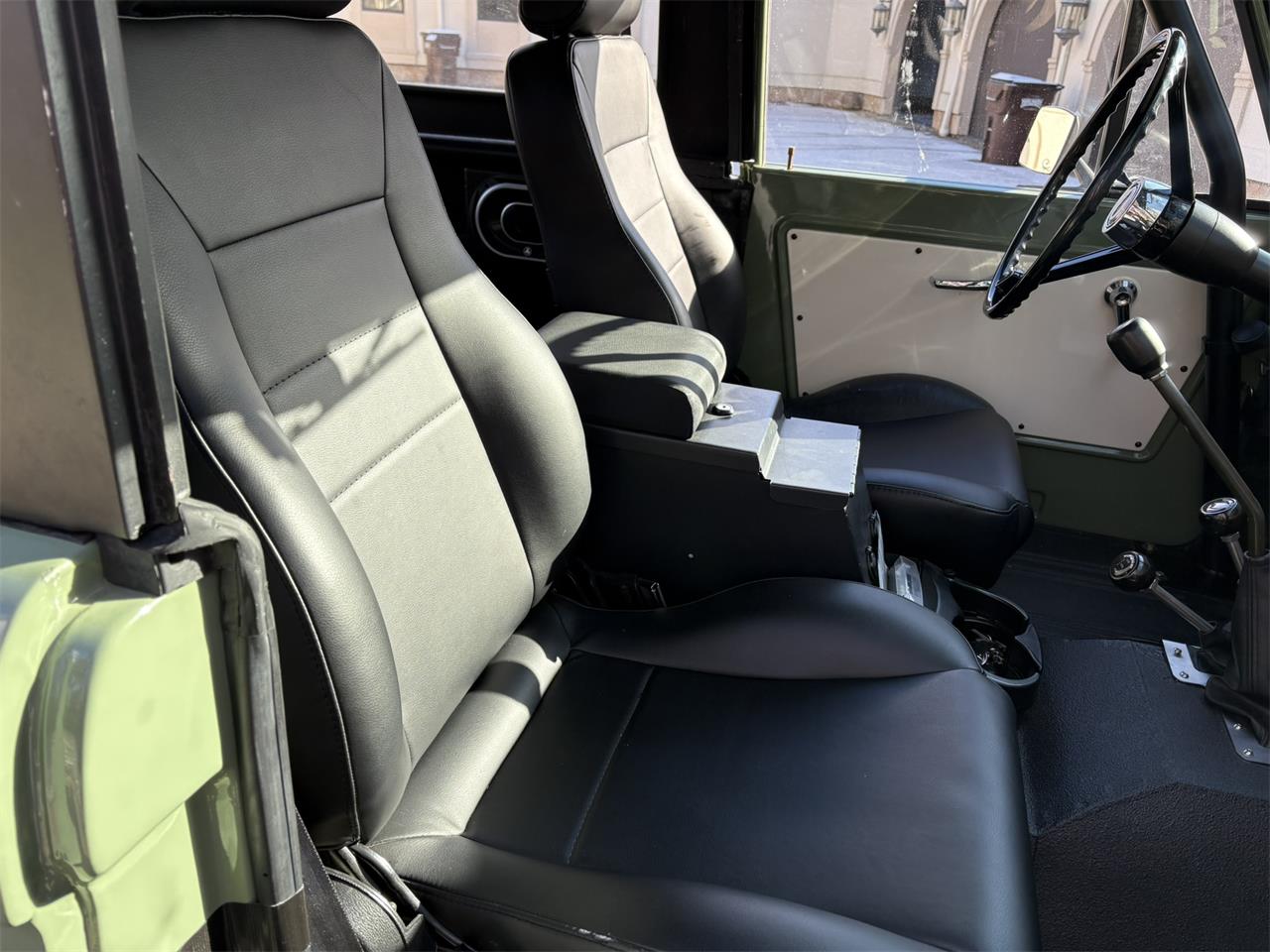 Ford-Bronco-1974-Boxwood-green-Black-31