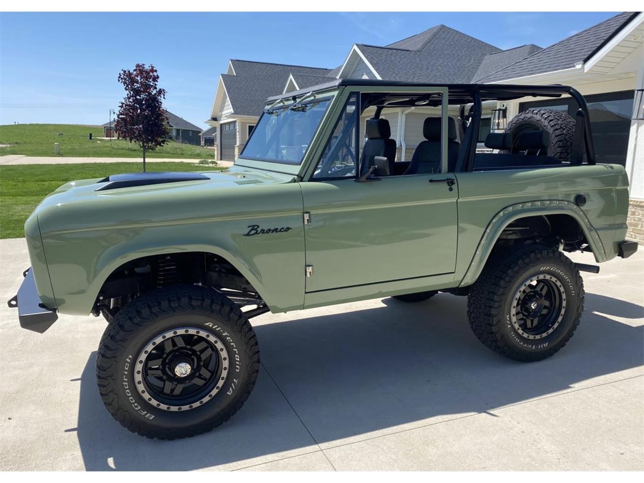 Ford-Bronco-1974-Boxwood-green-Black-50