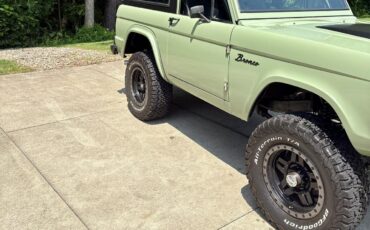 Ford-Bronco-1974-Boxwood-green-Black-51