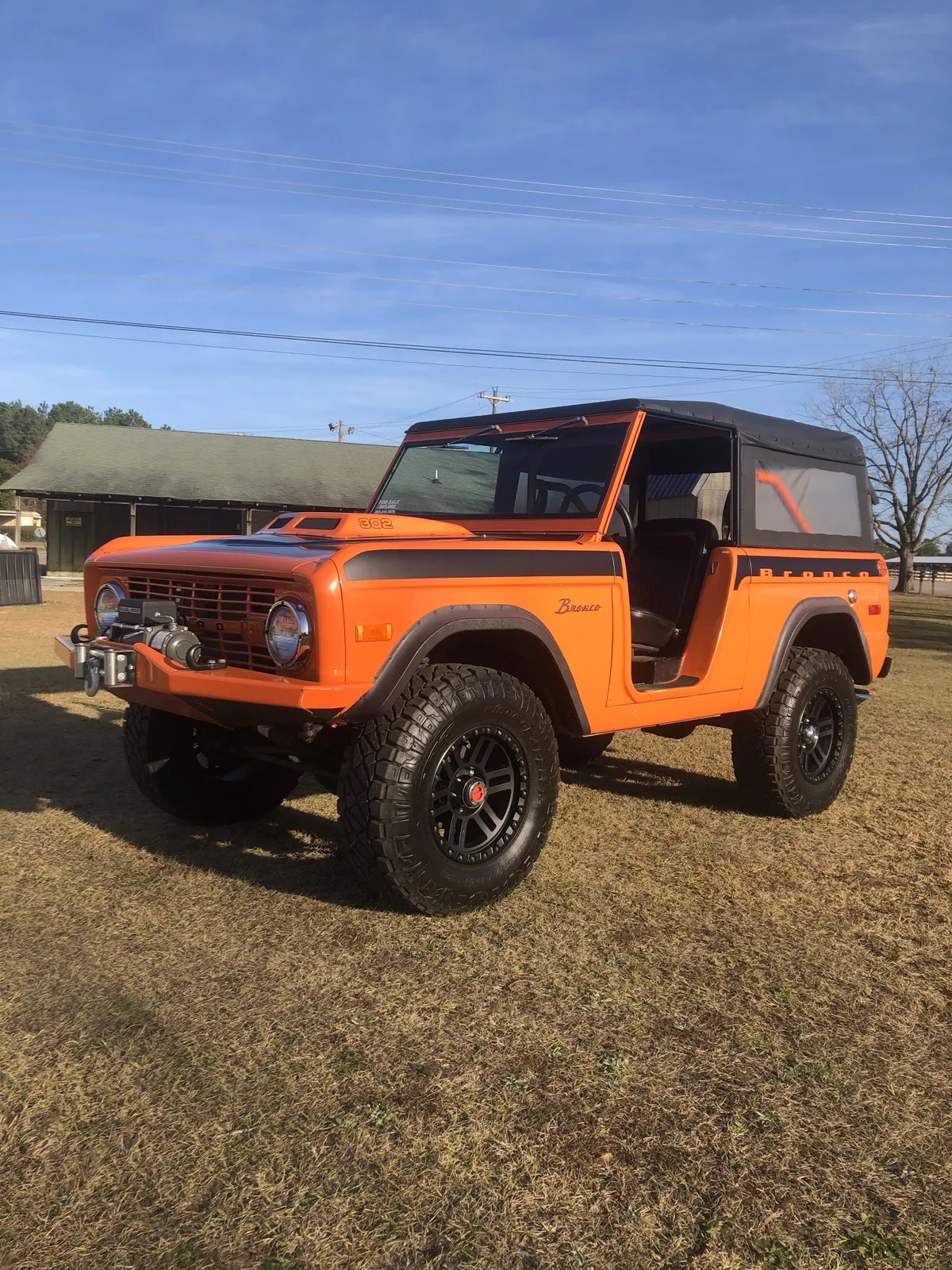 Ford-Bronco-1974-Orange-Black-1