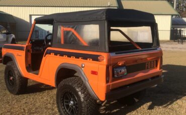 Ford-Bronco-1974-Orange-Black-2