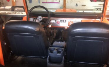 Ford-Bronco-1974-Orange-Black-5