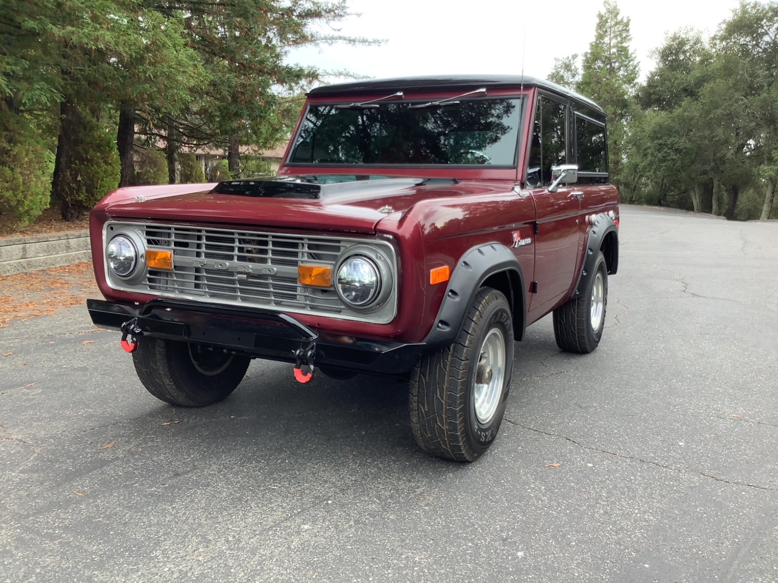 Ford-Bronco-1974-SUV-1