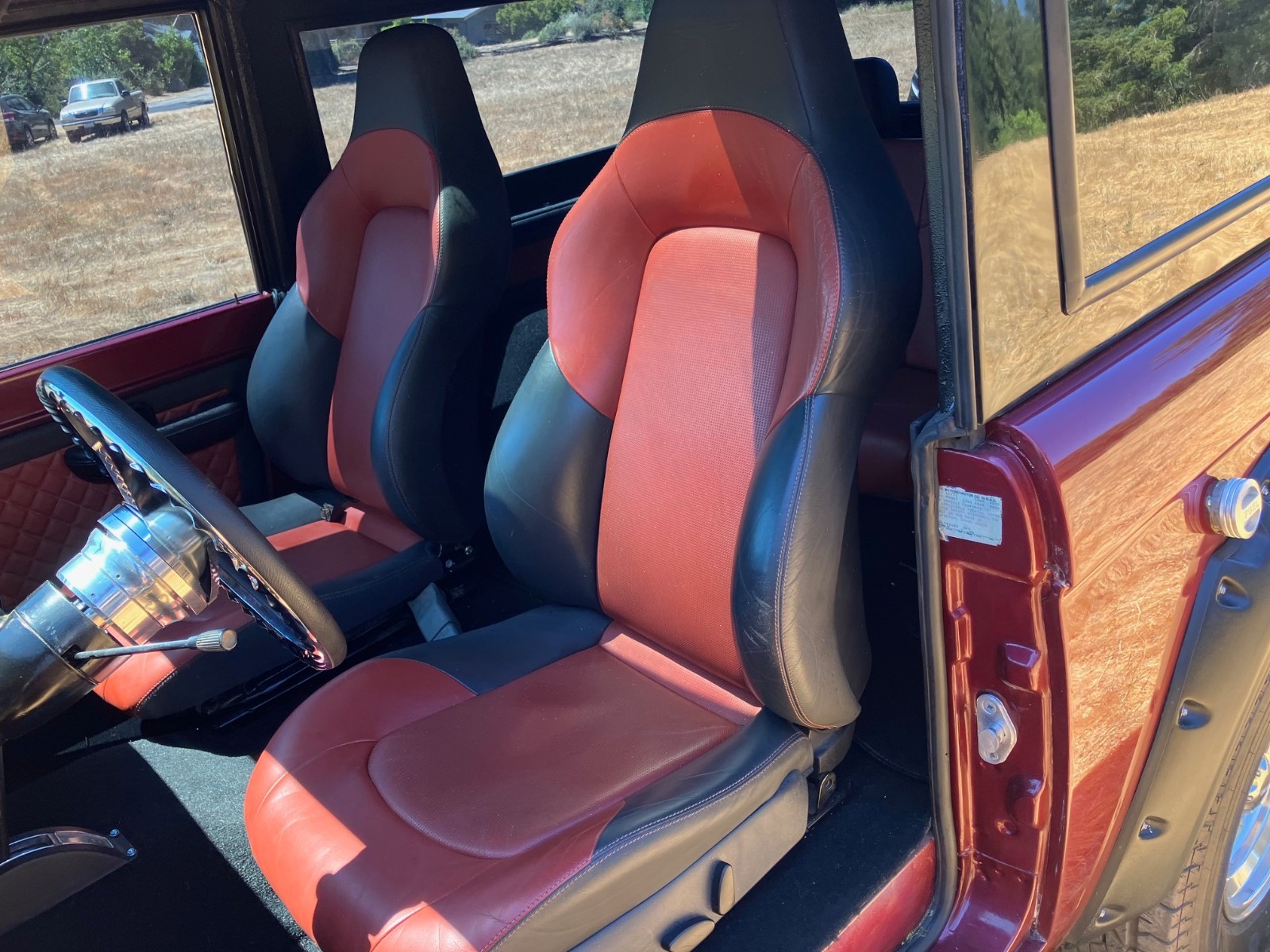 Ford-Bronco-1974-SUV-12