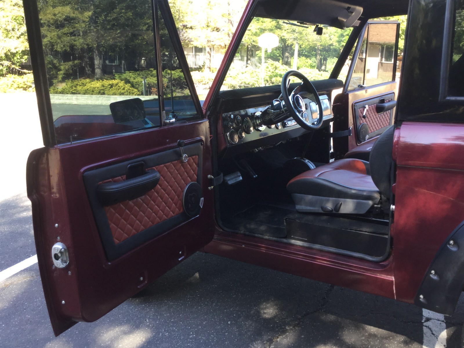 Ford-Bronco-1974-SUV-13