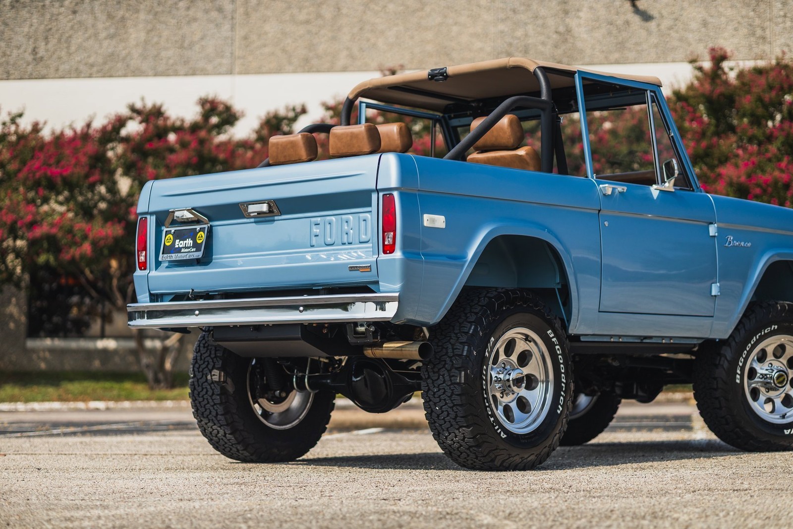 Ford-Bronco-1974-SUV-14