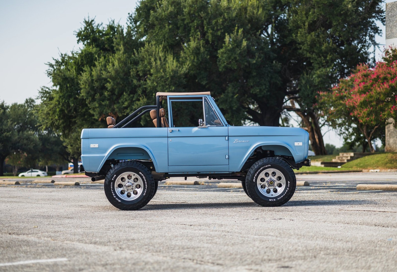 Ford-Bronco-1974-SUV-25