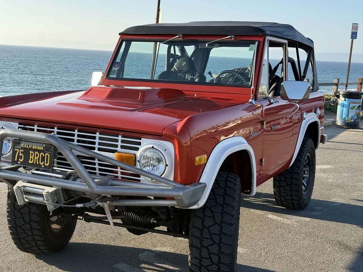 Ford-Bronco-1975-11