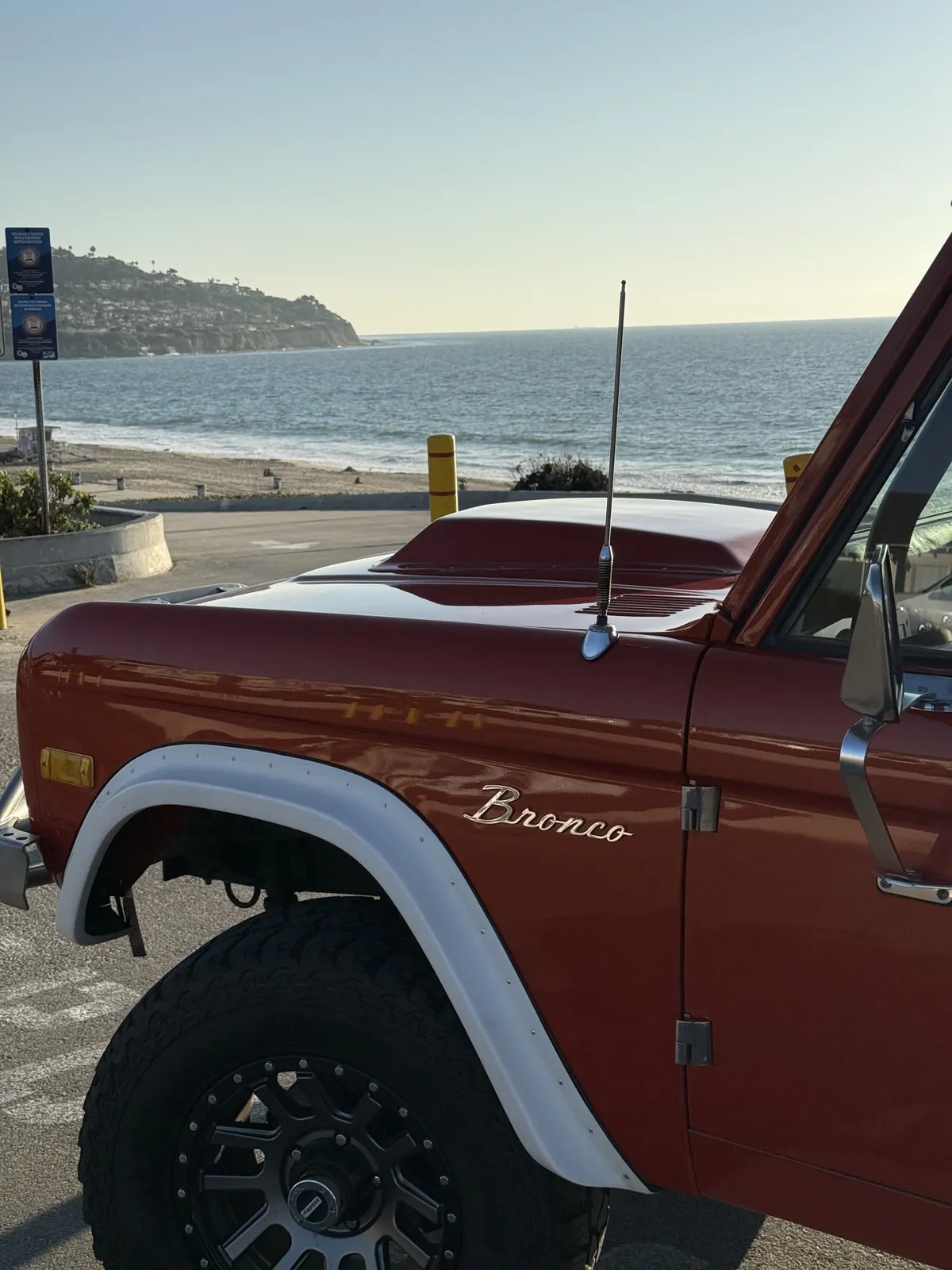 Ford-Bronco-1975-12