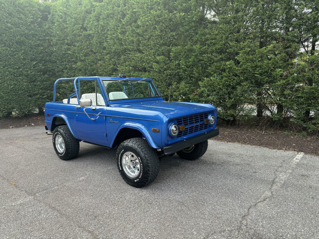 Ford-Bronco-1975-2