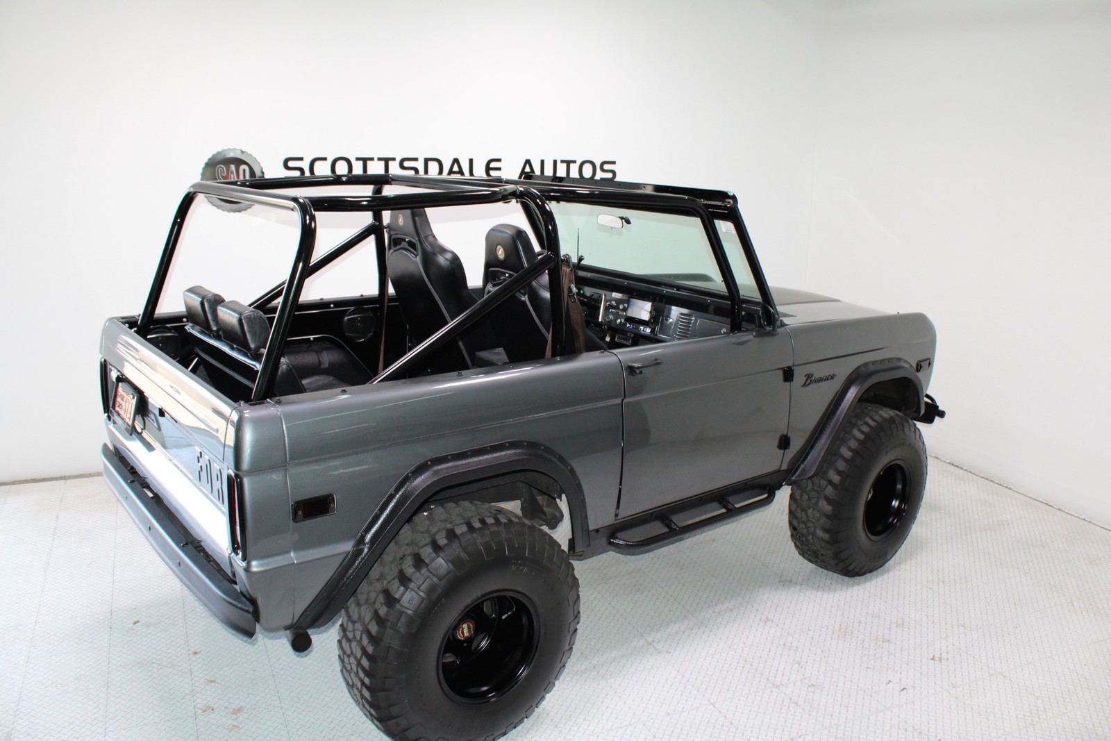 Ford-Bronco-1975-SUV-26