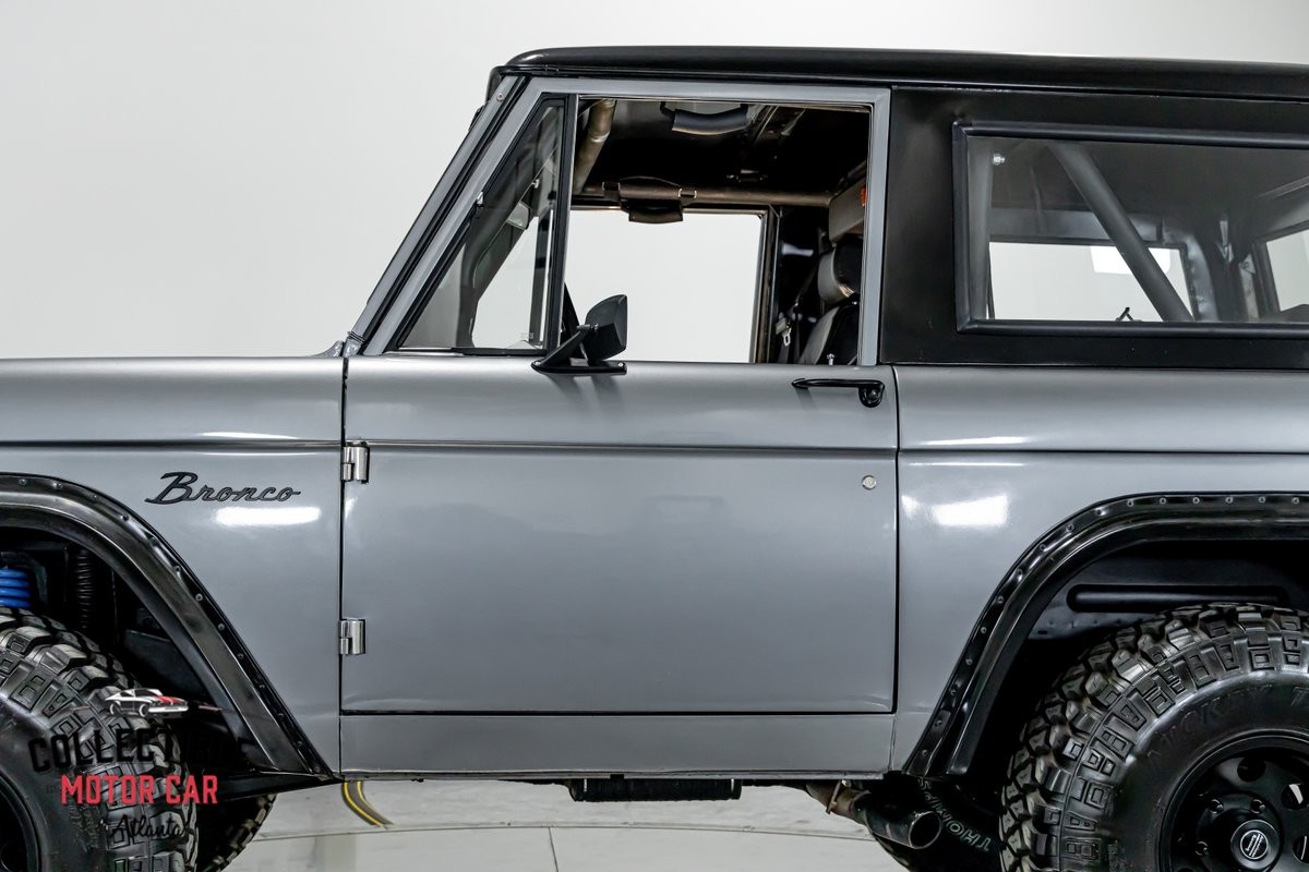 Ford-Bronco-1977-SUV-29