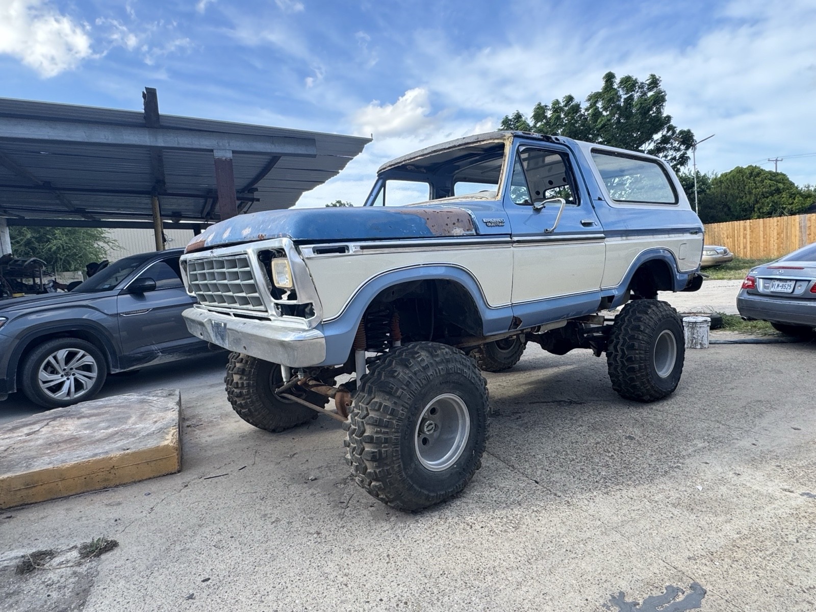 Ford-Bronco-1978-SUV-2